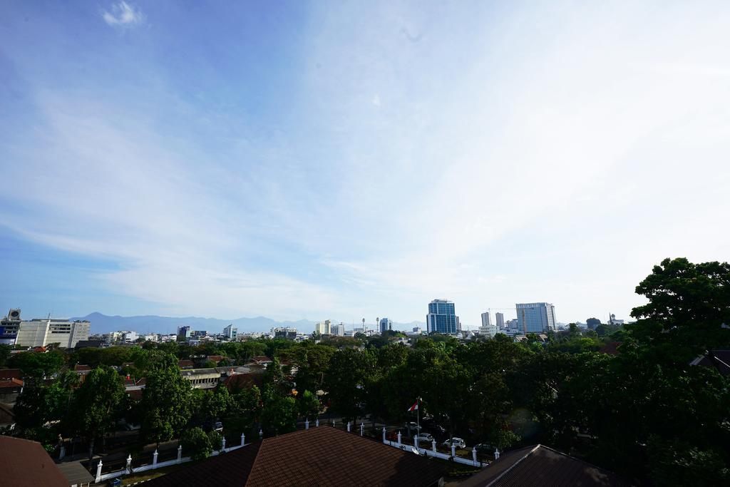 ไมเซ โฮเต็ล บันดัง Hotel บันดุง ภายนอก รูปภาพ