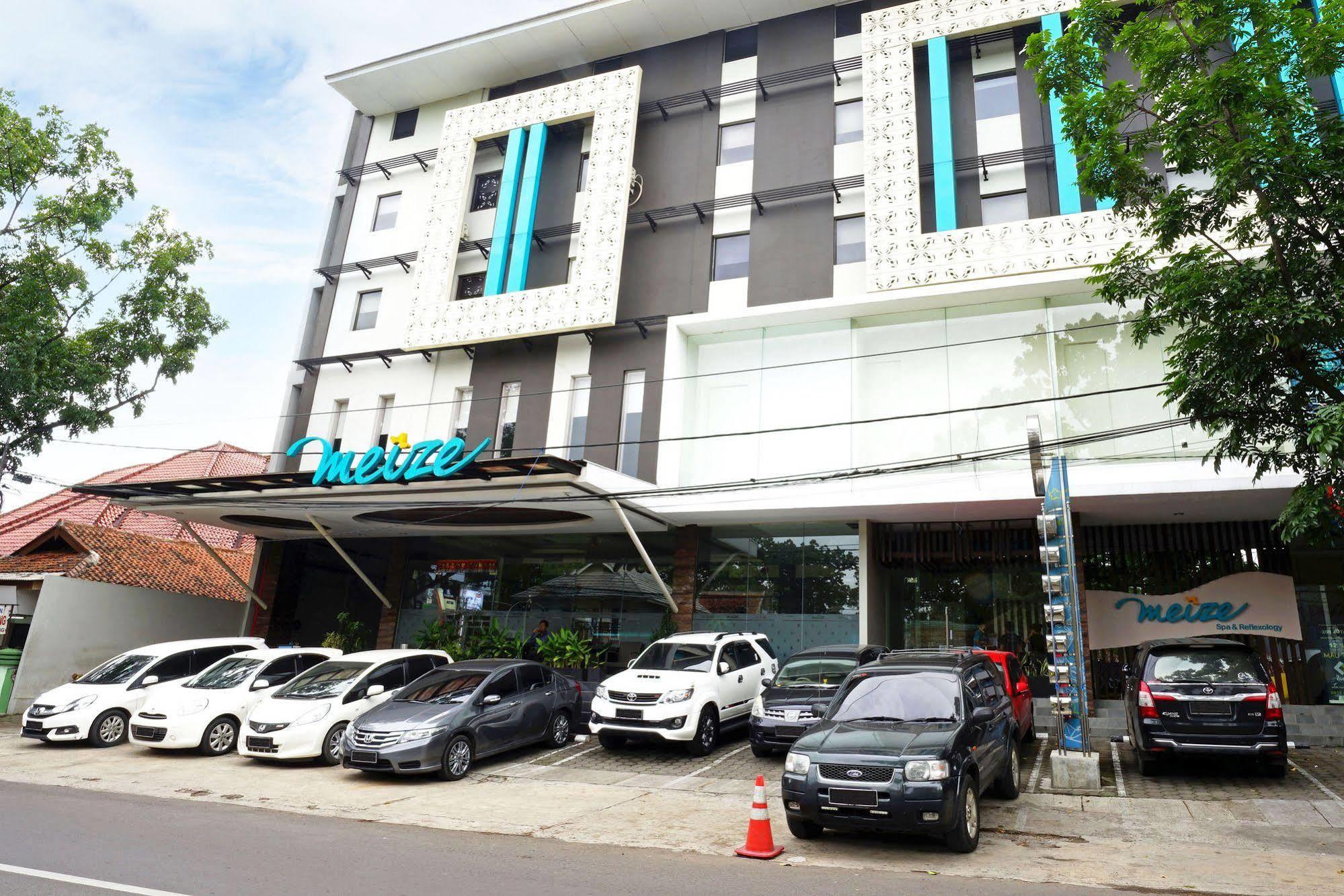 ไมเซ โฮเต็ล บันดัง Hotel บันดุง ภายนอก รูปภาพ